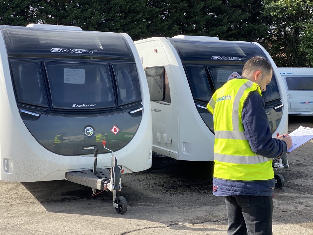 Caravan Shipping Unsworth RV